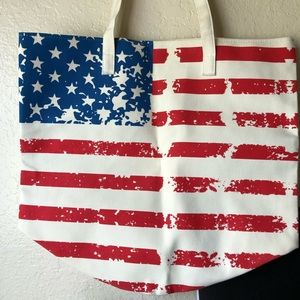 NWT Stars and Stripes Jumbo Bucket Bag